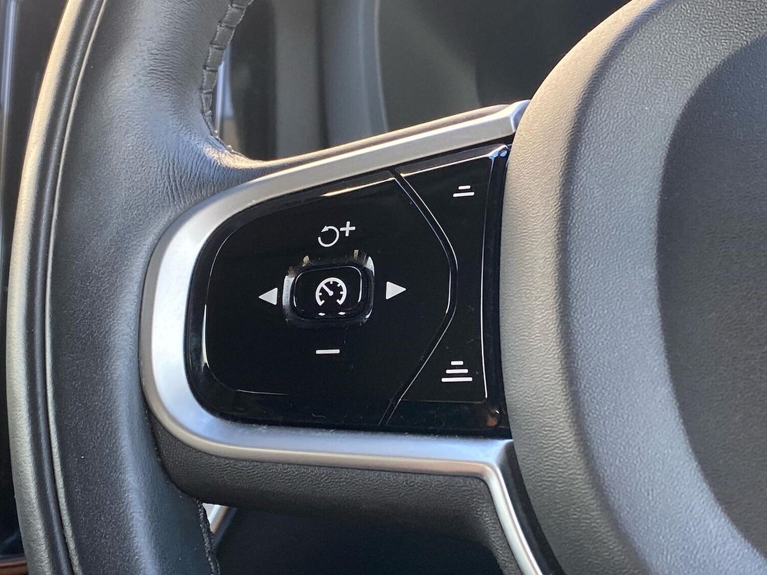 Used Volvo XC60 2021 for sale - 77973914: Photo 27