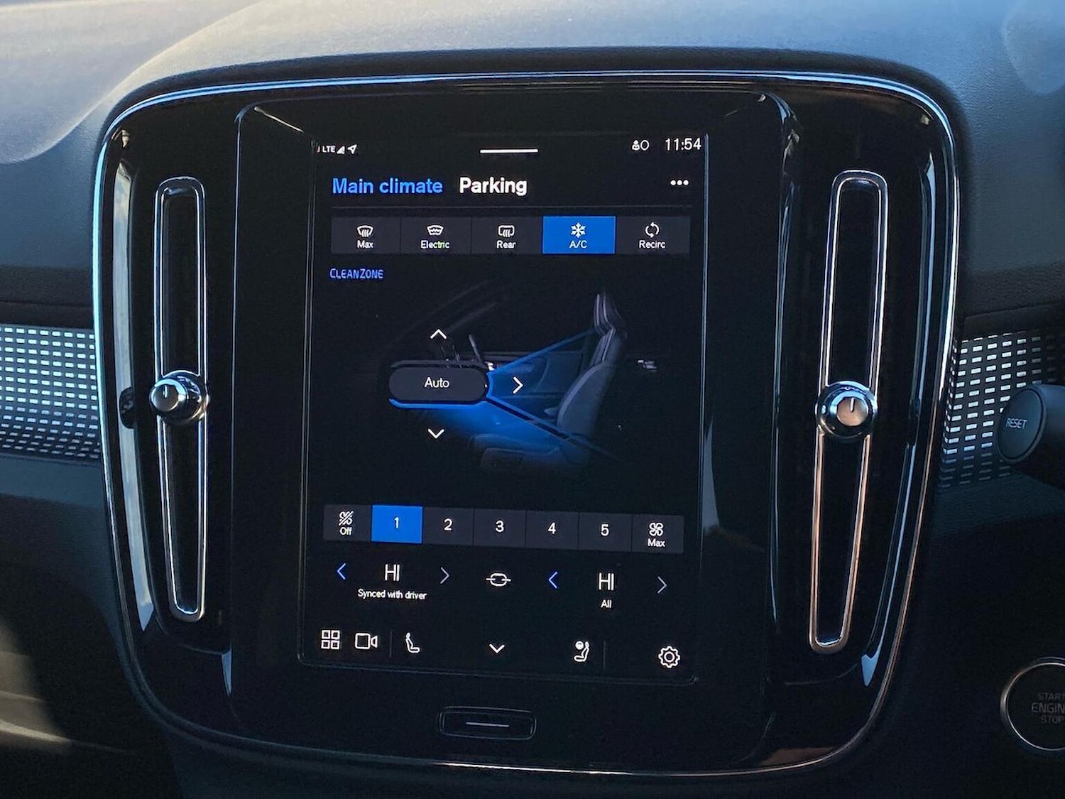 Used Volvo XC40 2025 for sale - 77489722: Photo 24