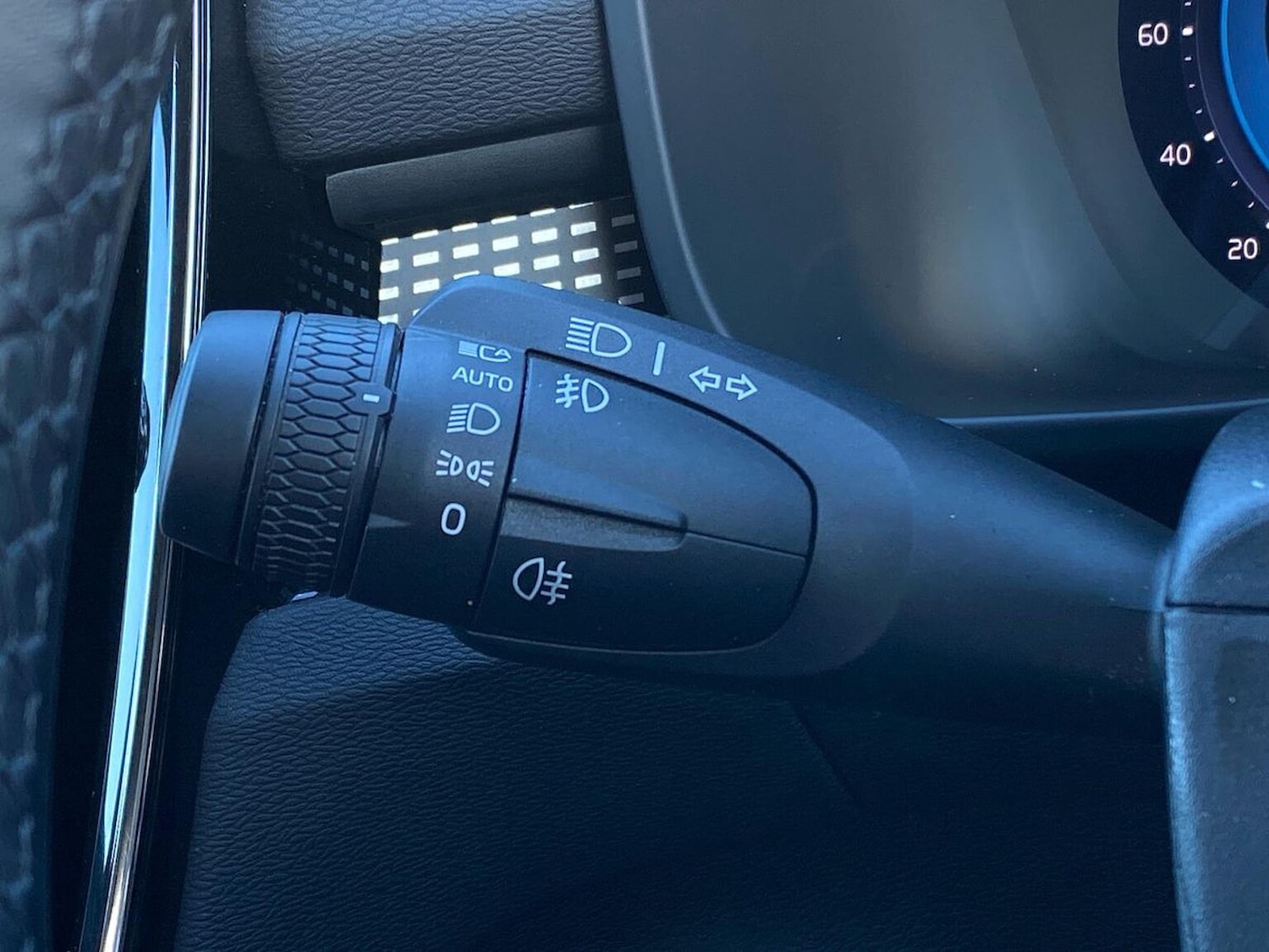 Used Volvo XC40 2025 for sale - 77489722: Photo 28