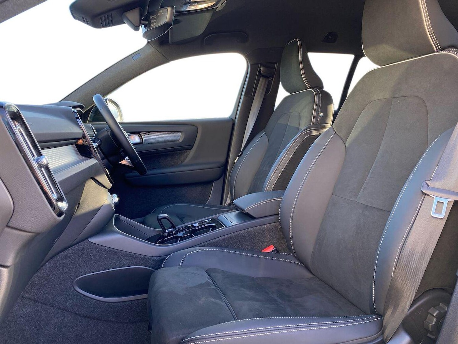 Used Volvo XC40 2025 for sale - 77489722: Photo 7