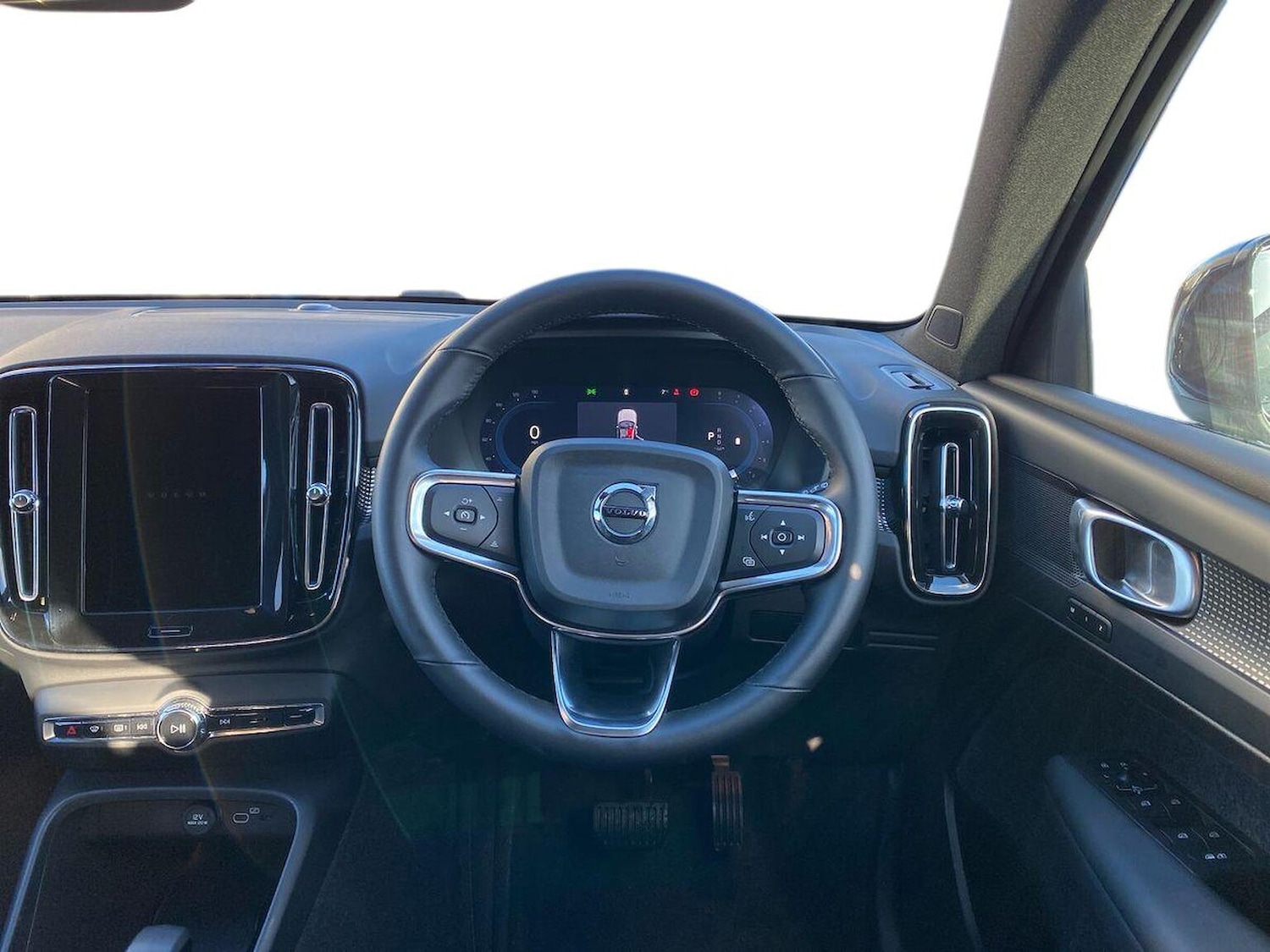 Used Volvo XC40 2025 for sale - 77489722: Photo 9