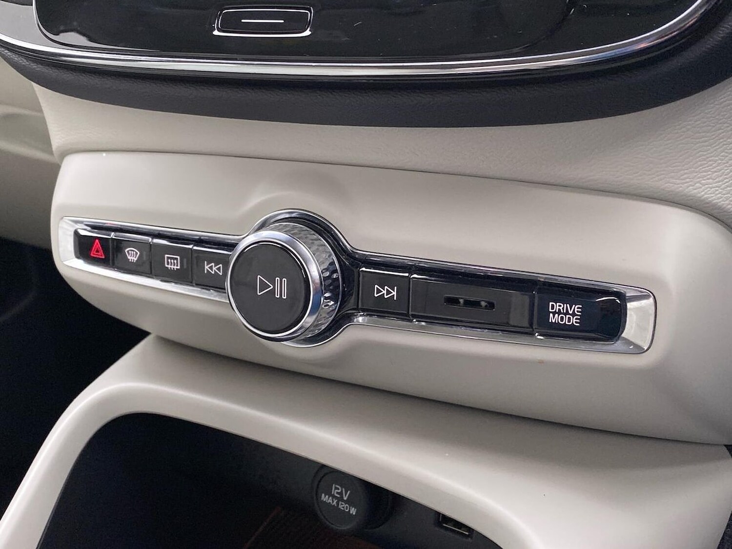 Used Volvo XC40 2021 for sale - 76720336: Photo 13