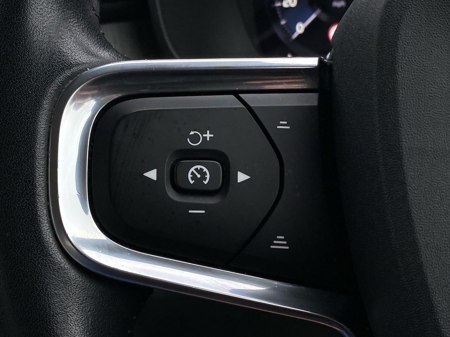 Used Volvo XC40 2021 for sale - 76720336: Photo 28