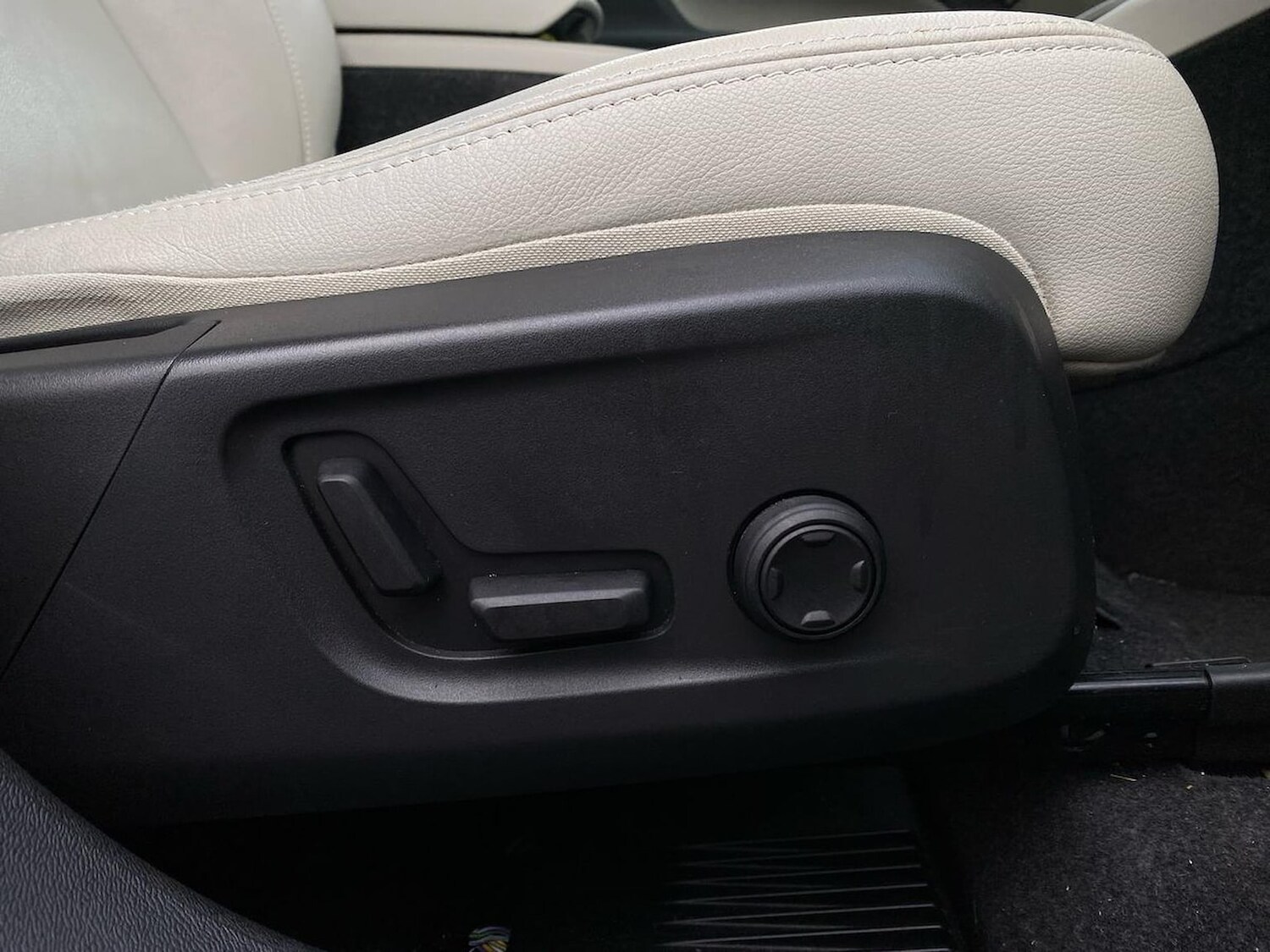 Used Volvo XC40 2021 for sale - 76720336: Photo 31