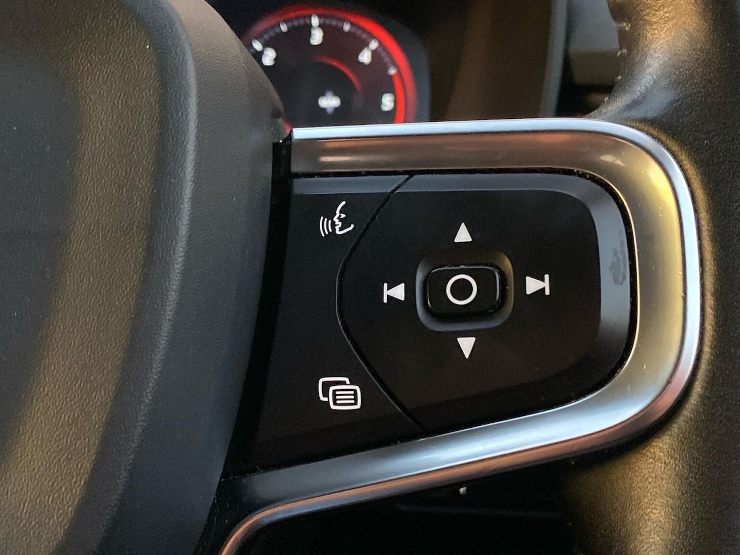 Used Volvo XC40 2019 for sale - 76471073: Photo 27