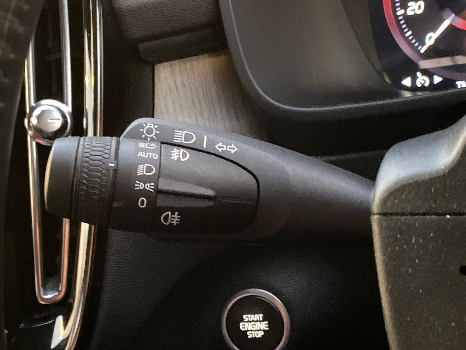 Used Volvo XC40 2019 for sale - 76471073: Photo 30