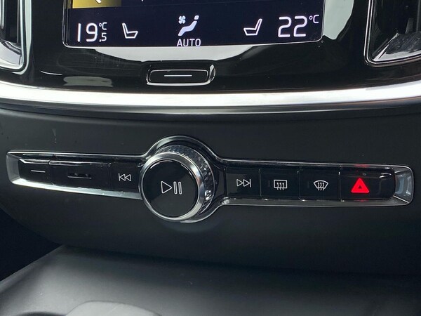 Used Volvo V60 2021 for sale - 76287249: Photo 13