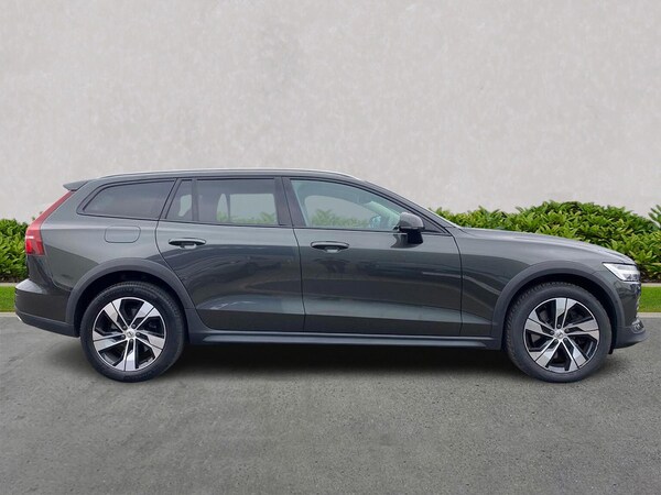 Used Volvo V60 2021 for sale - 76287249: Photo 4