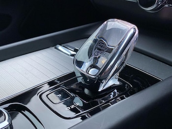 Used Volvo XC60 2023 for sale - 76565428: Photo