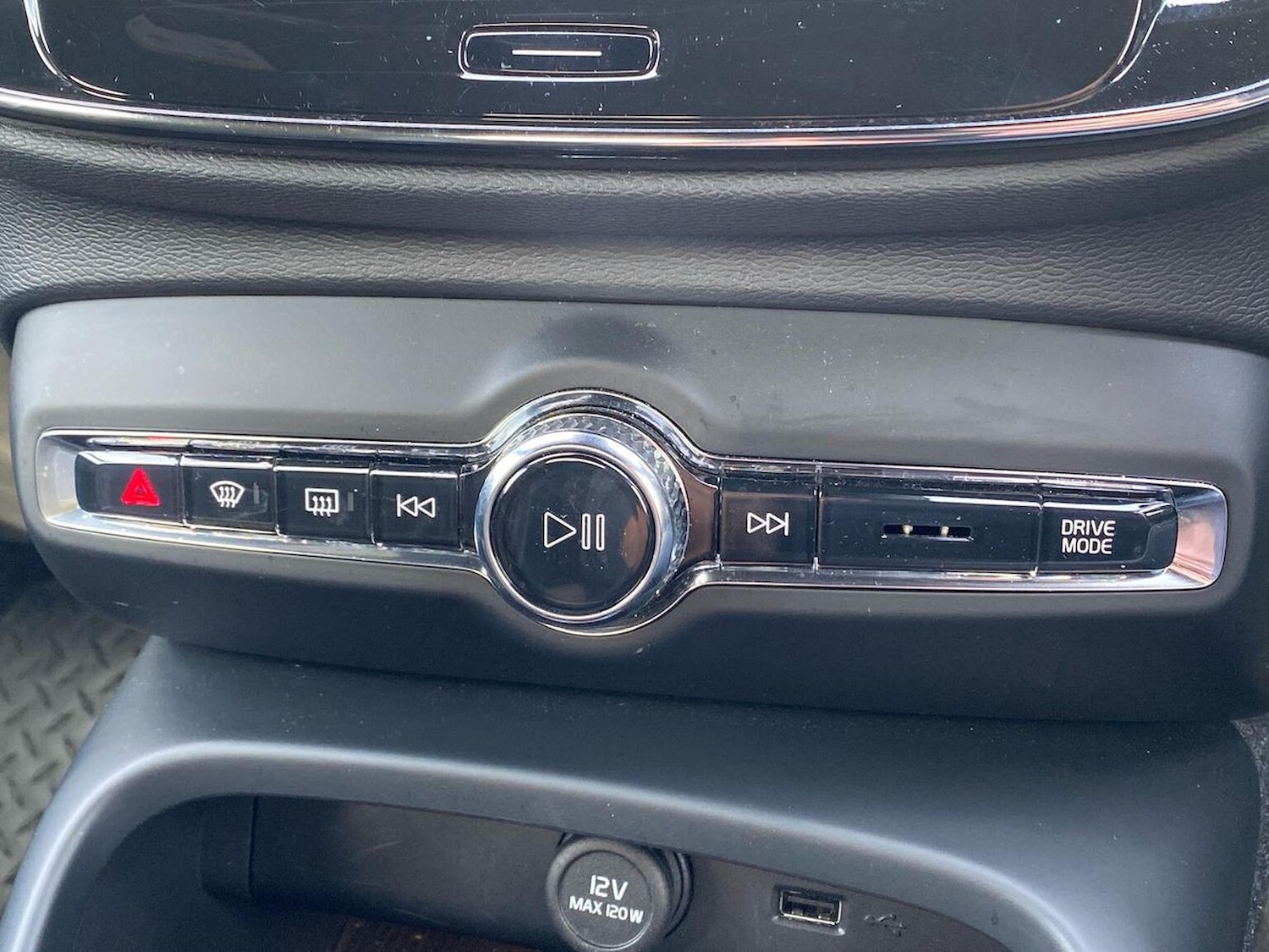 Used Volvo XC40 2020 for sale - 76422359: Photo 12