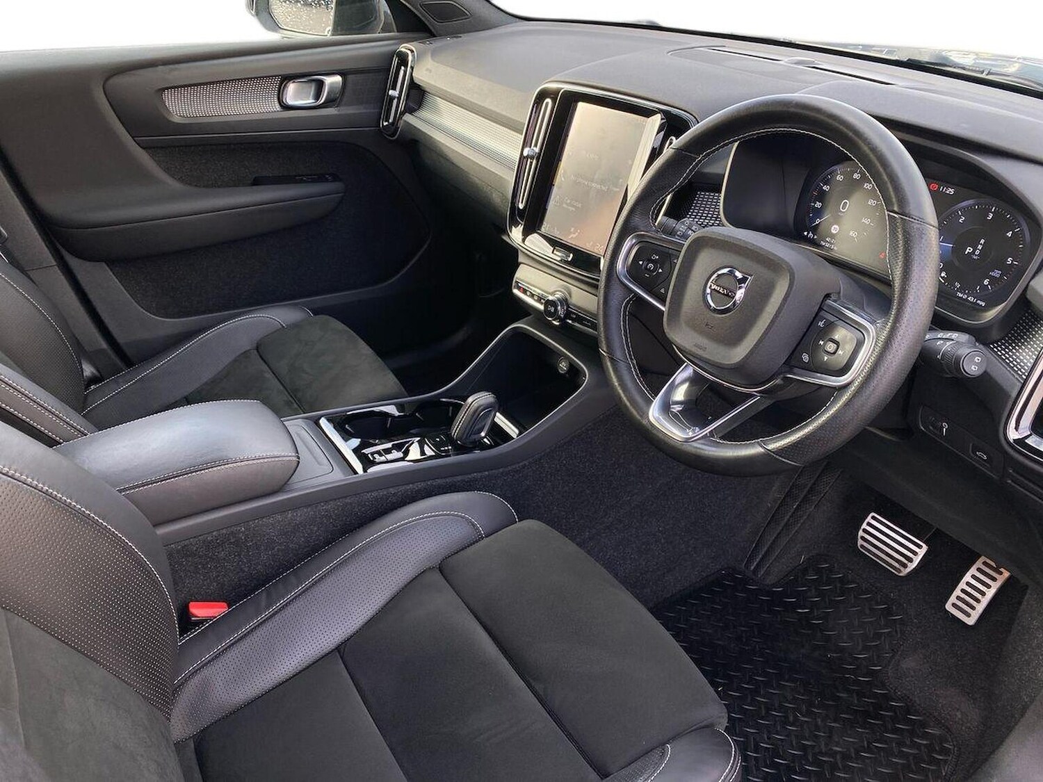 Used Volvo XC40 2020 for sale - 76422359: Photo 15