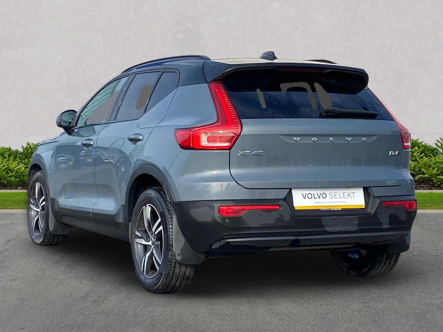 Used Volvo XC40 2020 for sale - 76422359: Photo 2