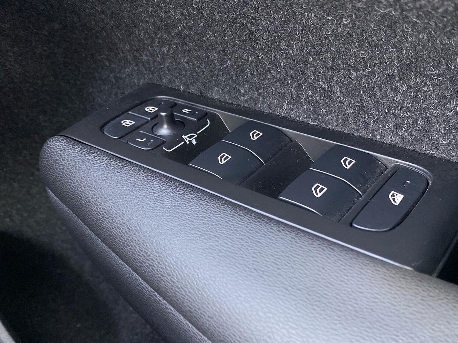 Used Volvo XC40 2020 for sale - 76422359: Photo 21