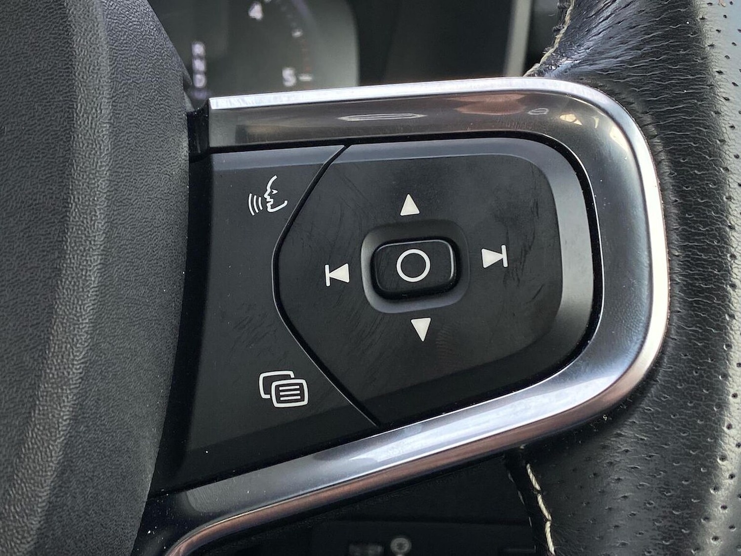 Used Volvo XC40 2020 for sale - 76422359: Photo 26