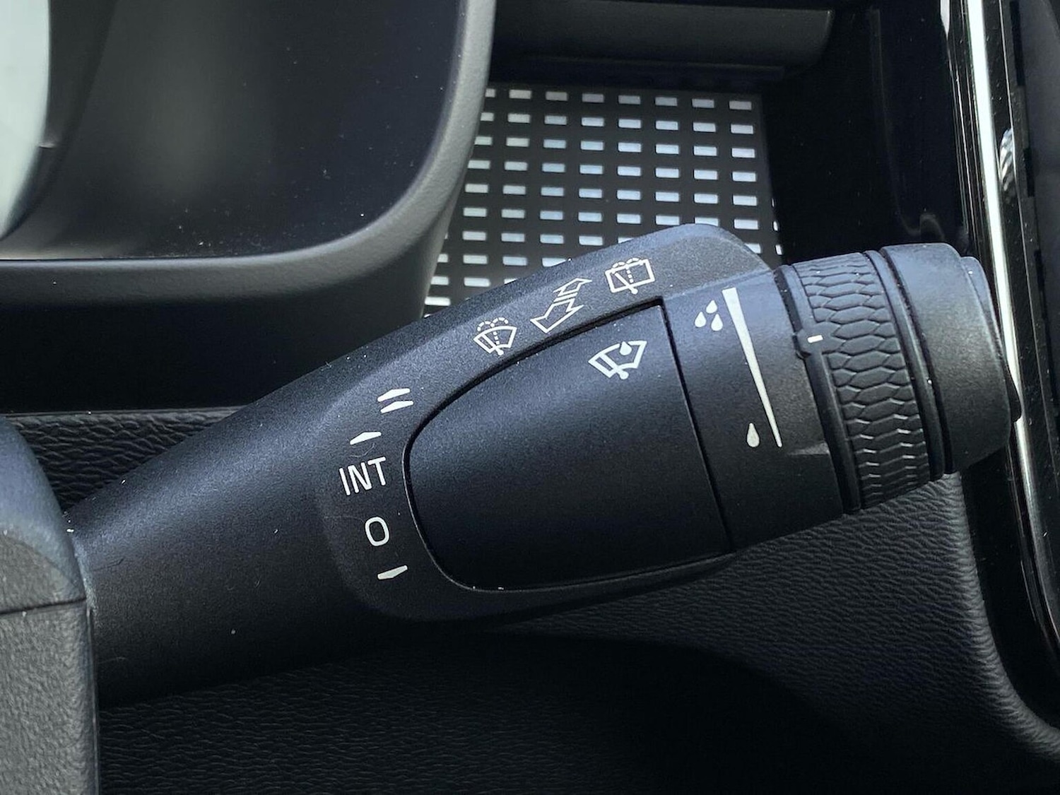 Used Volvo XC40 2020 for sale - 76422359: Photo 28