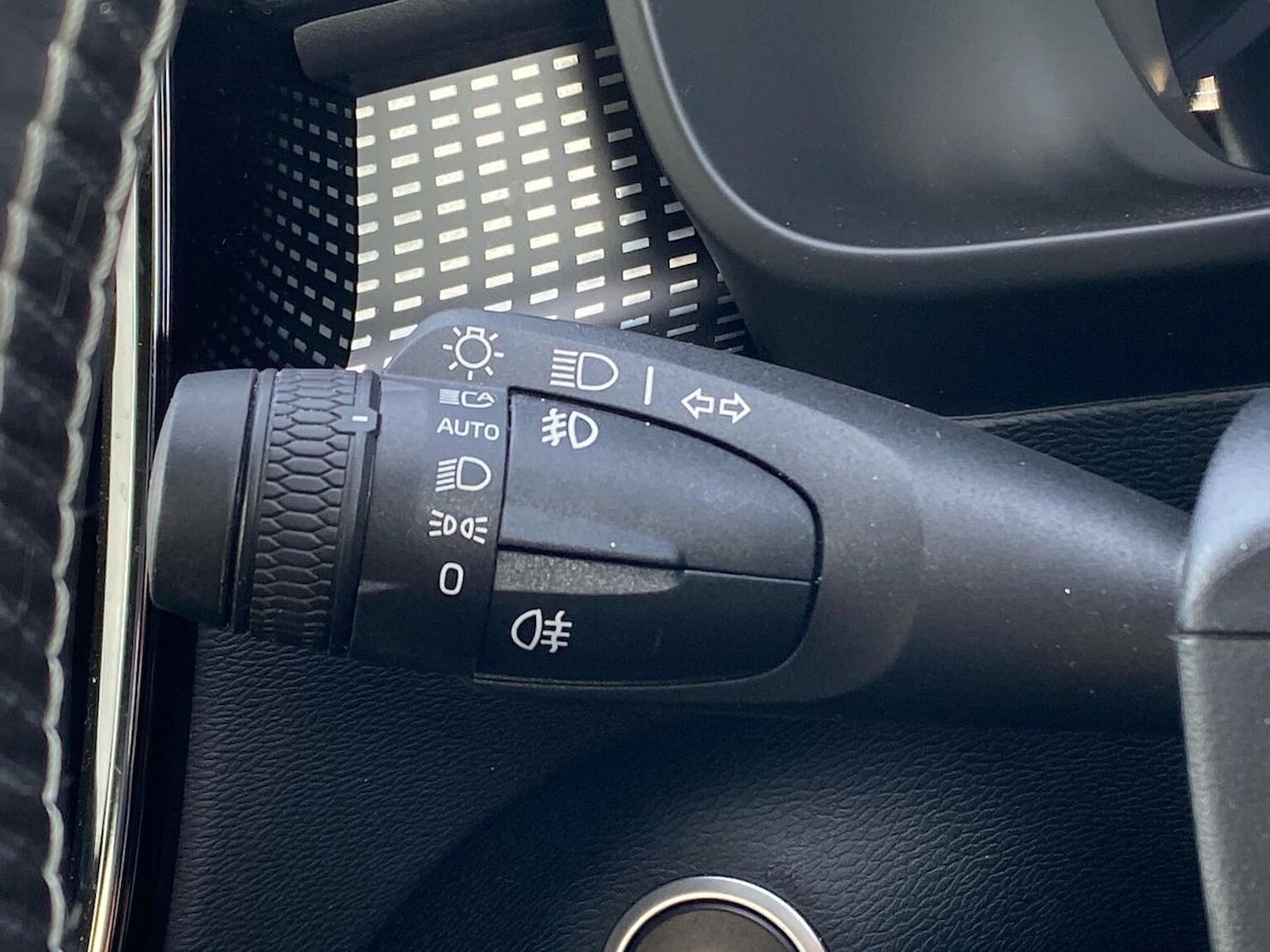 Used Volvo XC40 2020 for sale - 76422359: Photo 29