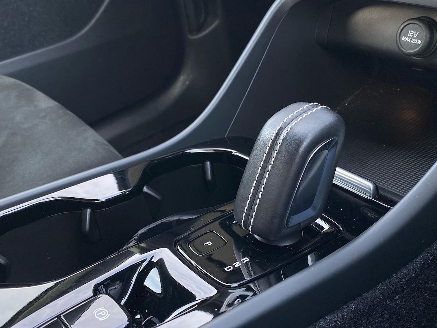 Used Volvo XC40 2020 for sale - 76422359: Photo 39