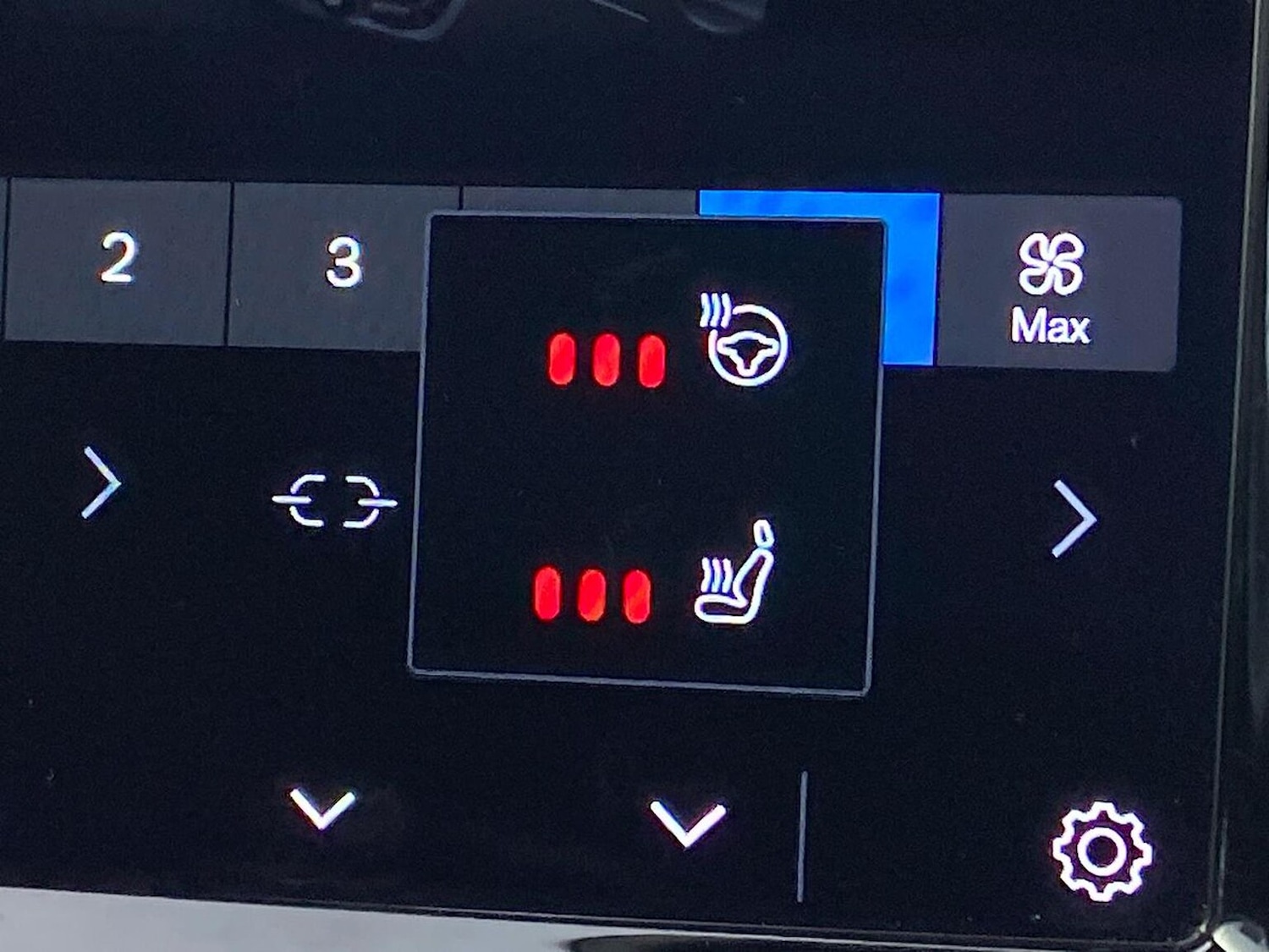 Used Volvo XC60 2021 for sale - 76946985: Photo 2