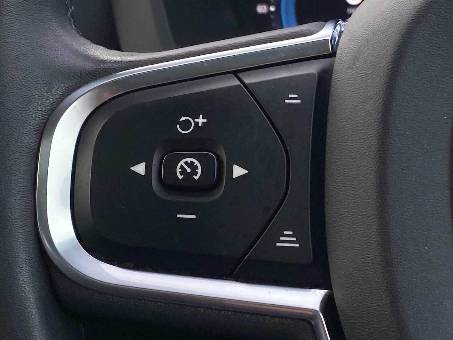 Used Volvo XC60 2021 for sale - 76946985: Photo 28