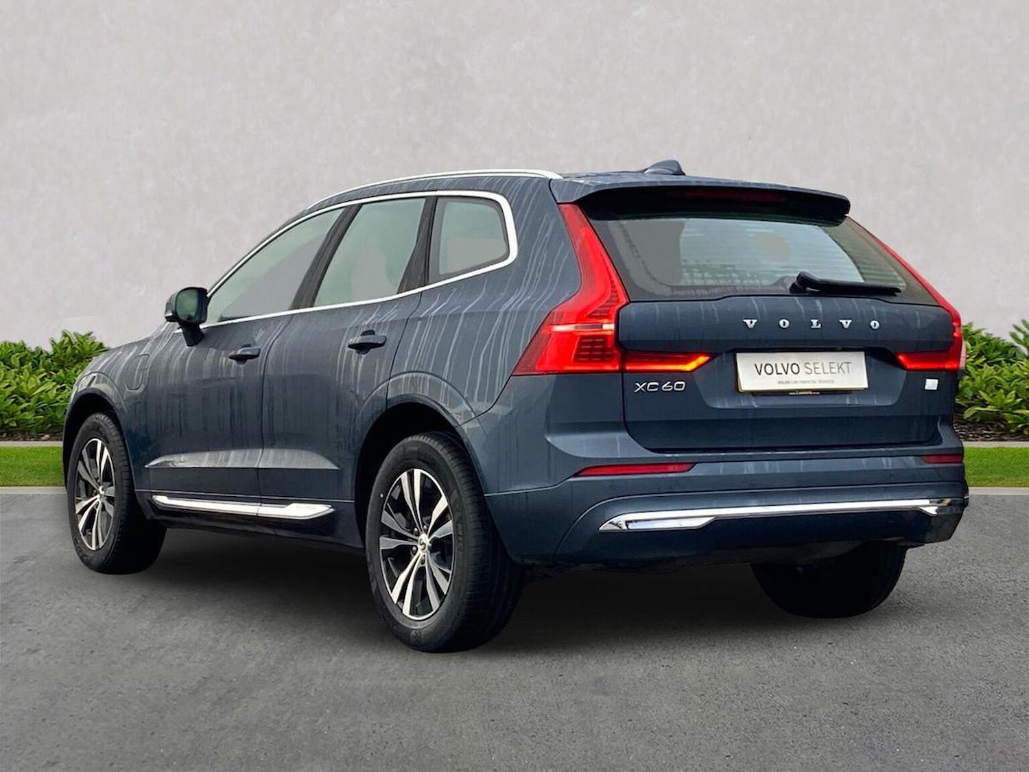 Used Volvo XC60 2021 for sale - 76946985: Photo 3