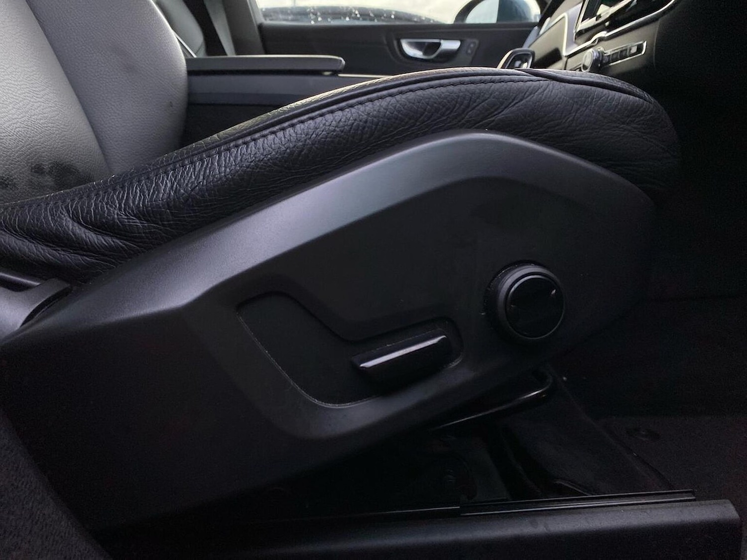 Used Volvo XC60 2021 for sale - 76946985: Photo 31