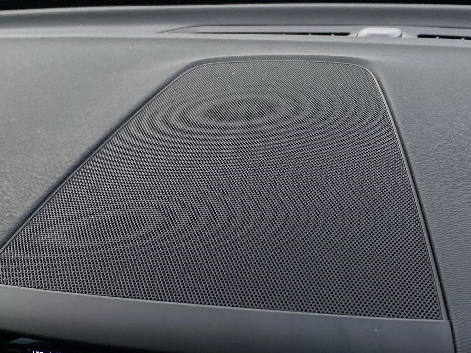 Used Volvo XC60 2021 for sale - 76946985: Photo 32