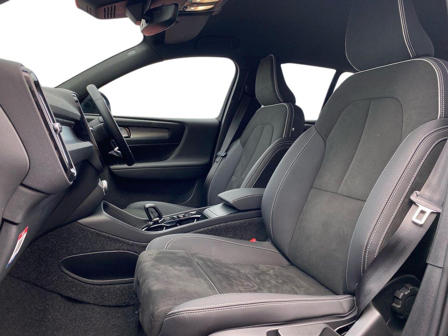 Used Volvo XC40 2025 for sale - 78191067: Photo 9