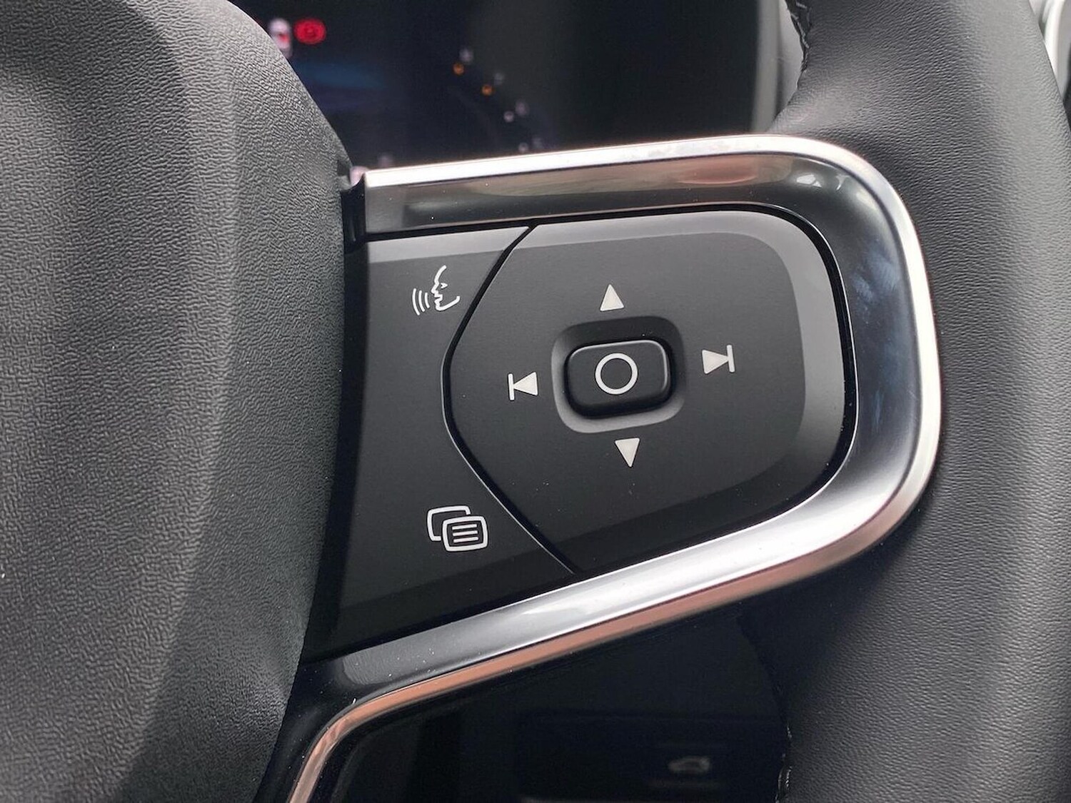 Used Volvo XC40 2025 for sale - 77489358: Photo 26