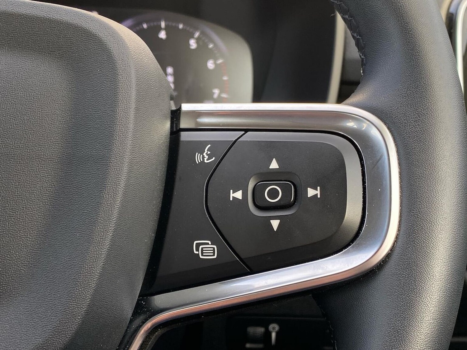 Used Volvo XC40 2021 for sale - 76363352: Photo 27