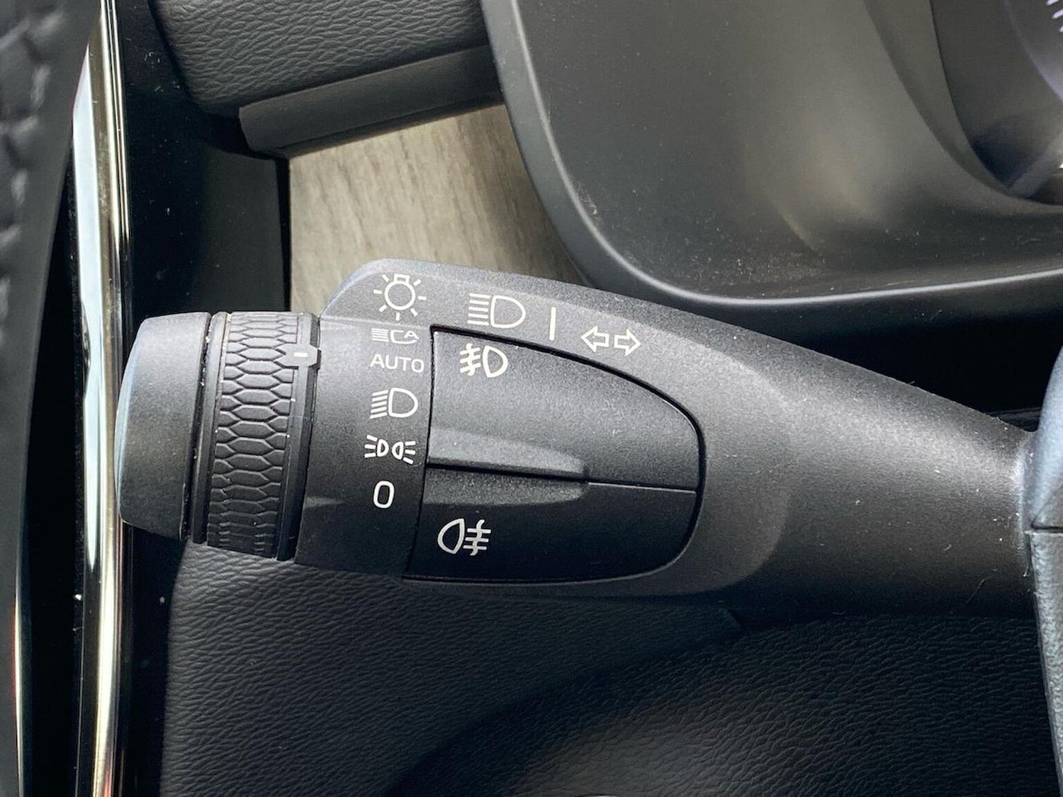 Used Volvo XC40 2021 for sale - 76363352: Photo 30