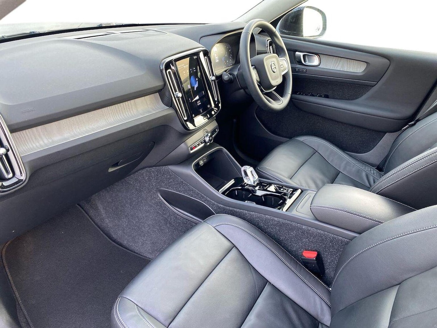 Used Volvo XC40 2021 for sale - 76363352: Photo 8