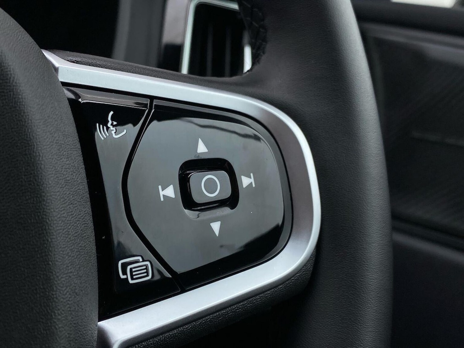 Used Volvo XC60 2025 for sale - 78144532: Photo 27