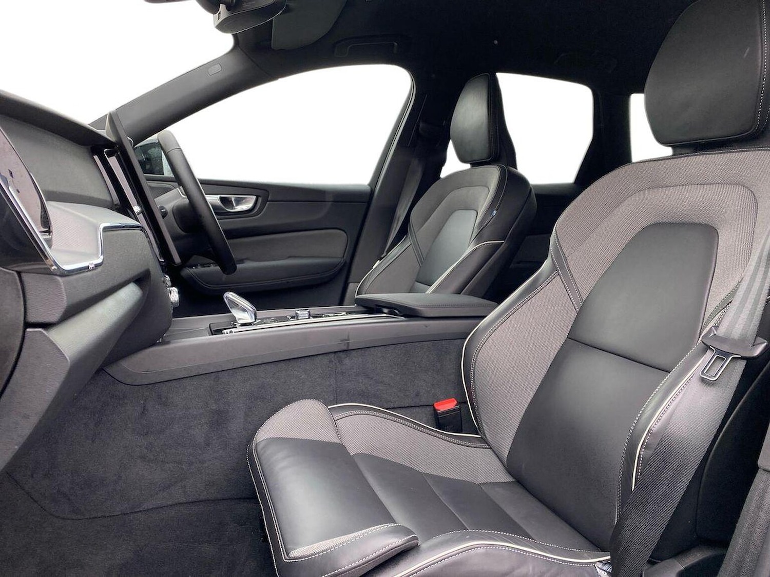 Used Volvo XC60 2025 for sale - 78144532: Photo 9