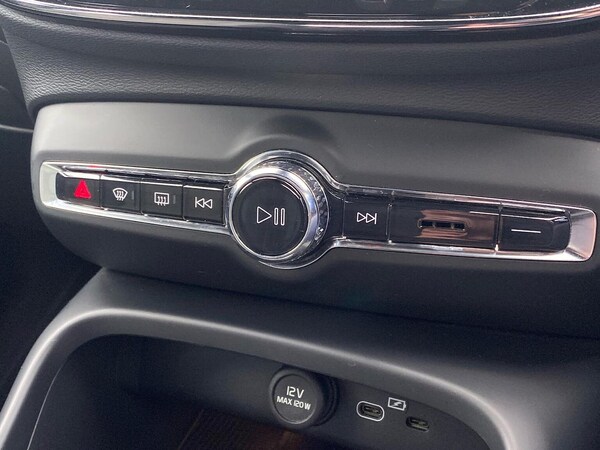 Used Volvo XC40 2022 for sale - 76281231: Photo 12