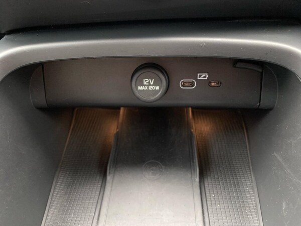 Used Volvo XC40 2022 for sale - 76281231: Photo 40