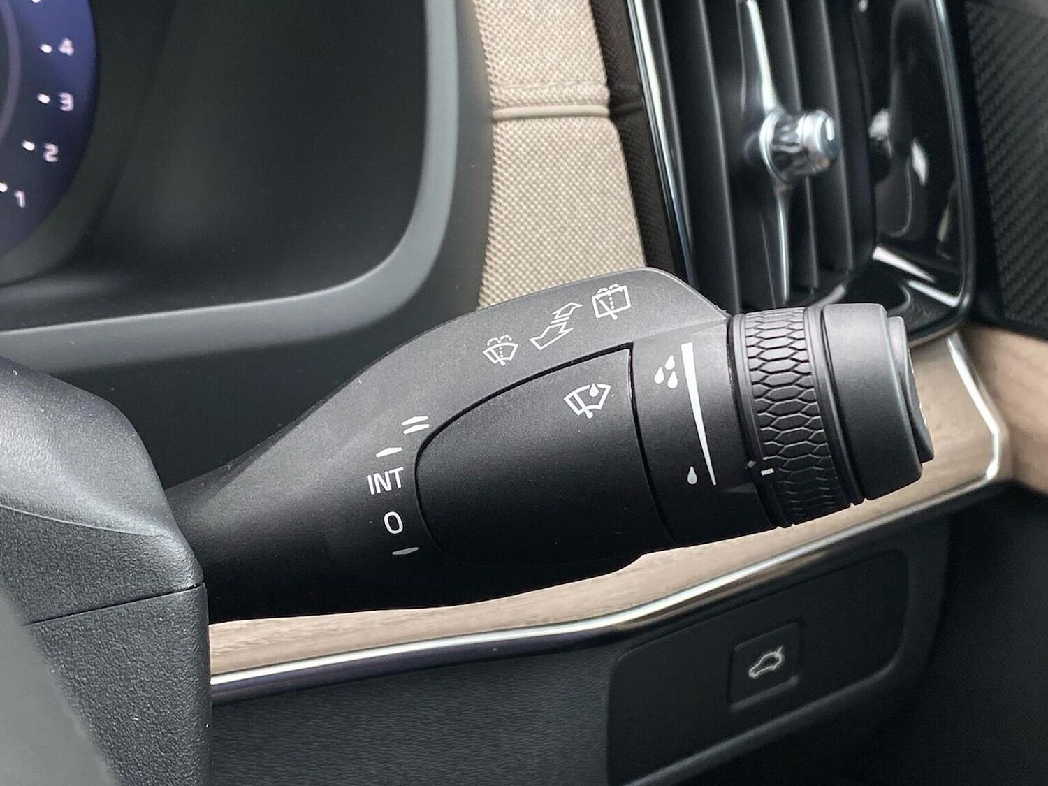 Used Volvo XC90 2025 for sale - 76082474: Photo 28