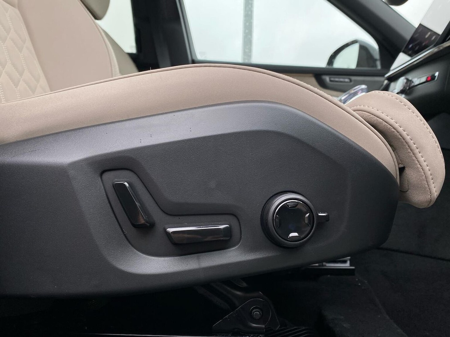 Used Volvo XC90 2025 for sale - 76082474: Photo 30