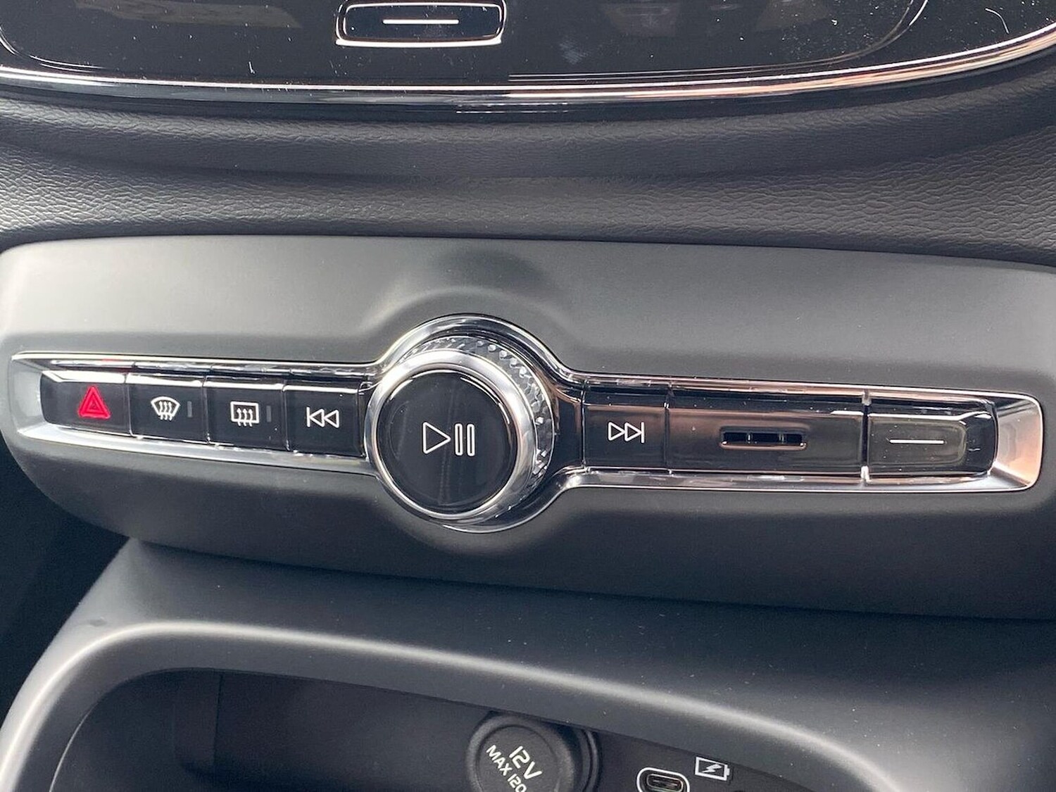 Used Volvo XC40 2025 for sale - 77502888: Photo 12