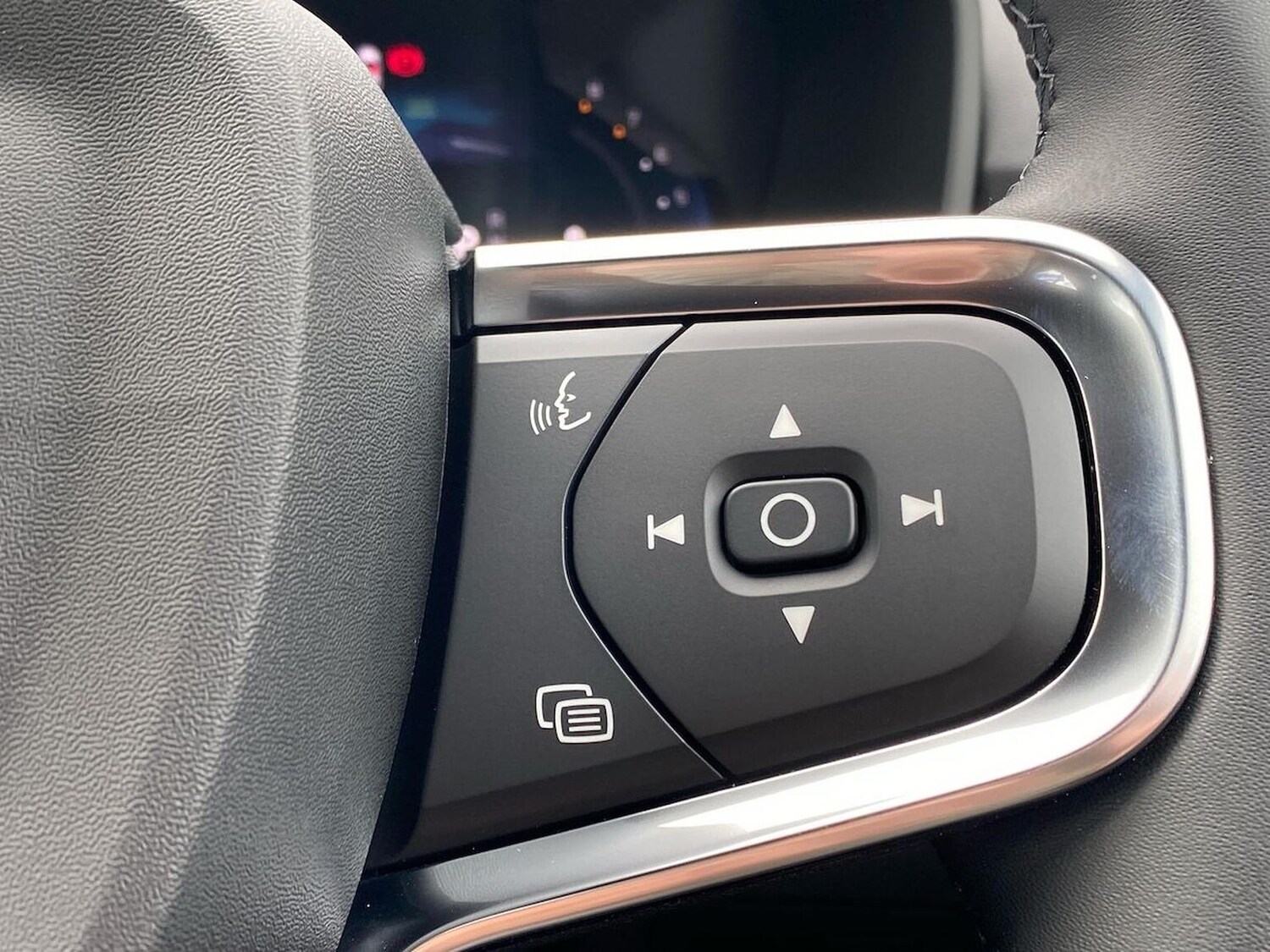 Used Volvo XC40 2025 for sale - 77502888: Photo 26