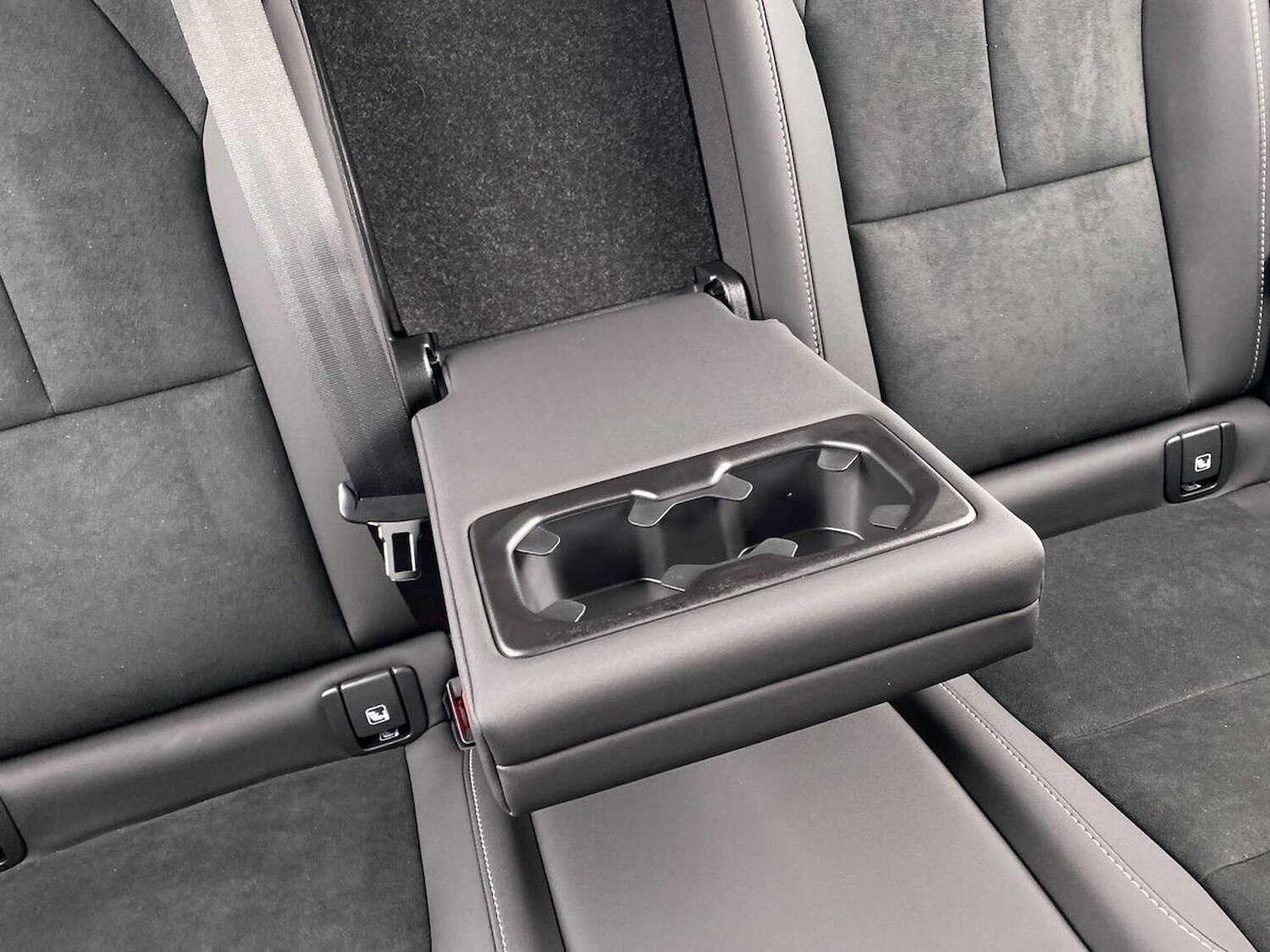 Used Volvo XC40 2025 for sale - 77502888: Photo 32