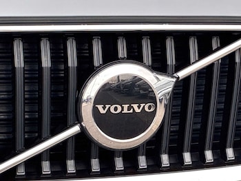 Used Volvo XC60 2022 for sale - 79359940: Photo