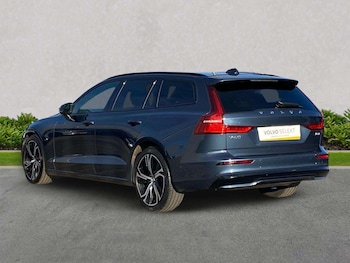 Used Volvo V60 2023 for sale - 78310614: Photo