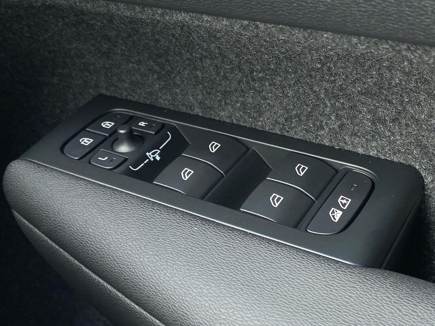 Used Volvo XC40 2025 for sale - 77522155: Photo 22