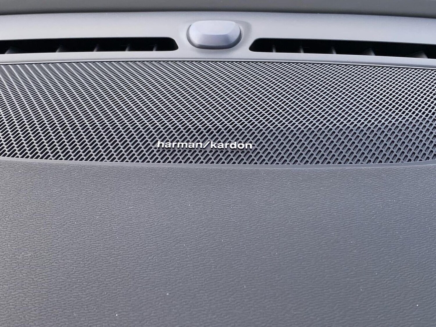 Used Volvo XC40 2025 for sale - 77522155: Photo 32