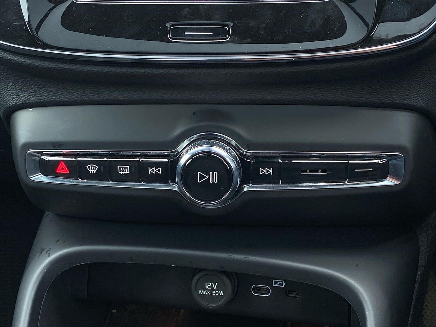 Used Volvo XC40 2023 for sale - 78191220: Photo 14