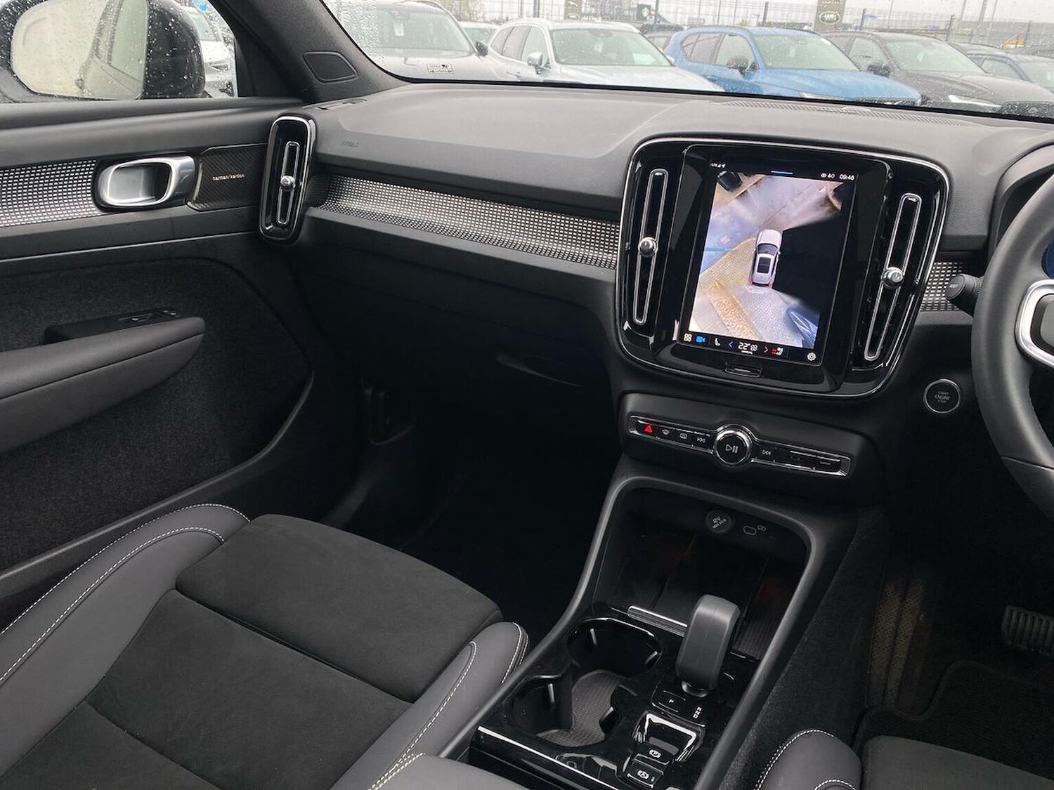 Used Volvo XC40 2023 for sale - 78191220: Photo 15