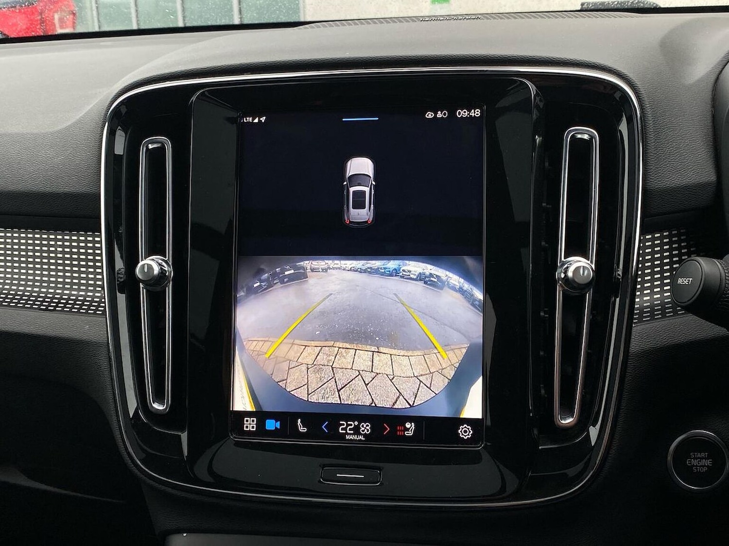 Used Volvo XC40 2023 for sale - 78191220: Photo 25