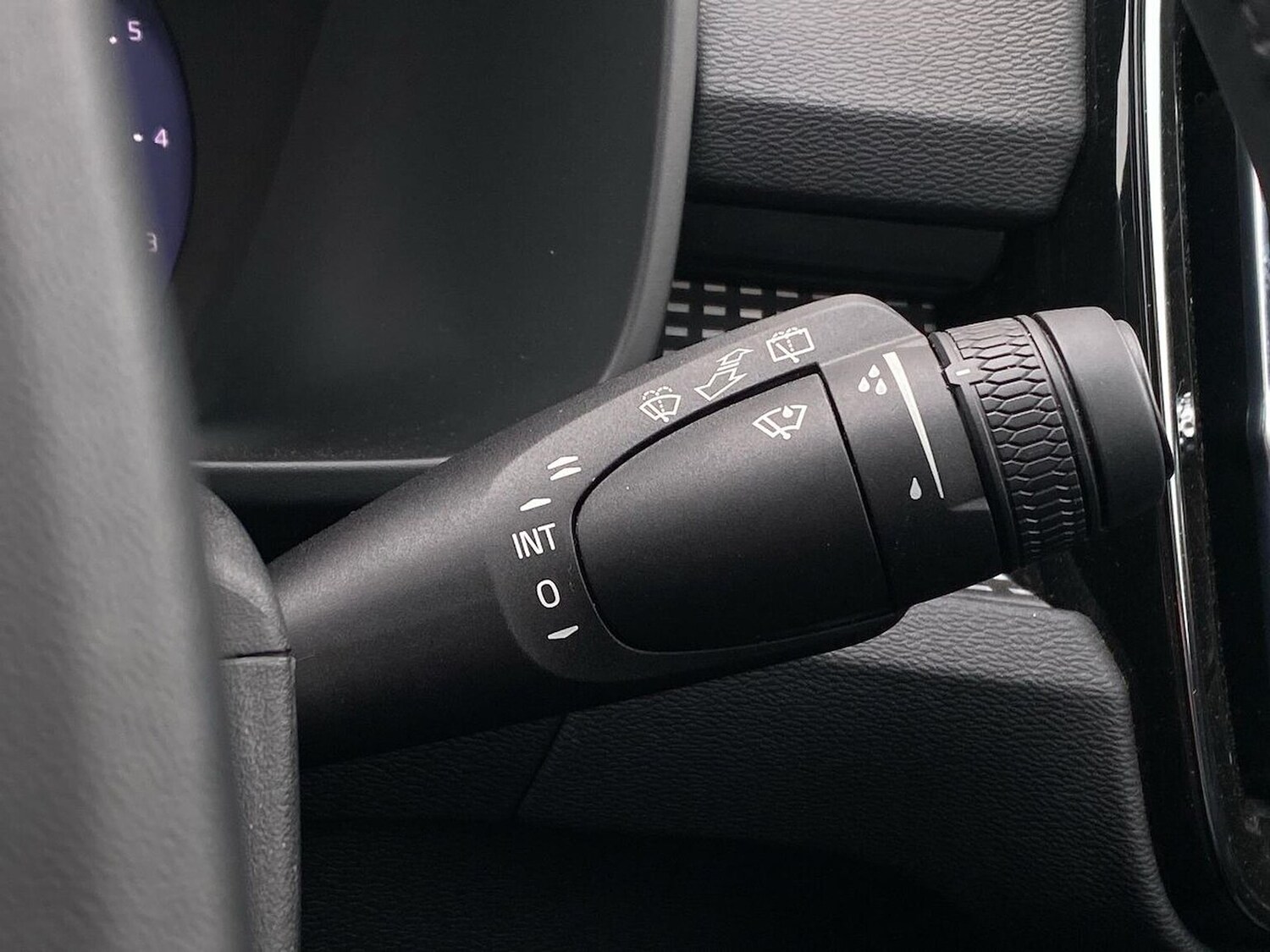 Used Volvo XC40 2023 for sale - 78191220: Photo 30