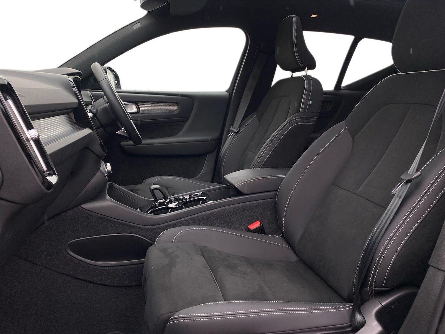 Used Volvo XC40 2023 for sale - 78191220: Photo 9