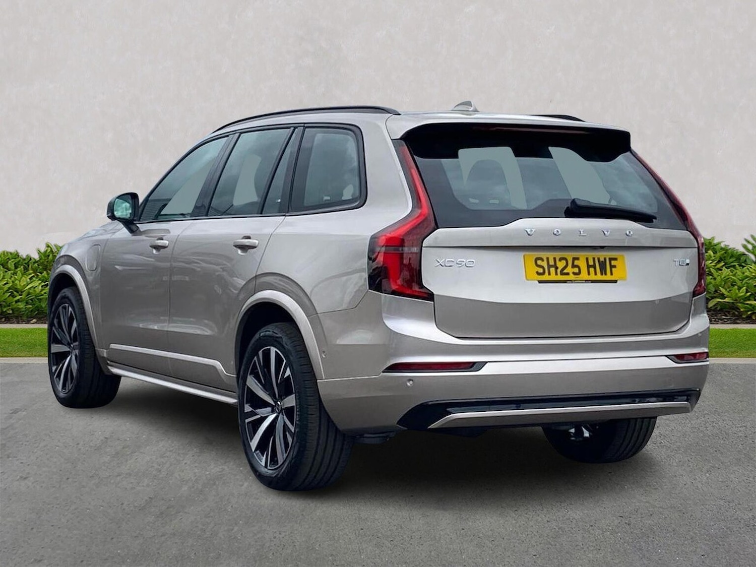 Used Volvo XC90 2025 for sale - 76114372: Photo 2